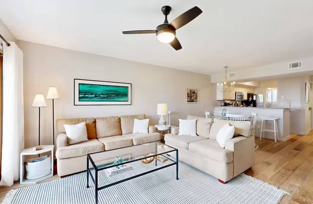 Beautiful 2Bd/2.5Ba Ocean Front Condo. Sleeps 6 - Pet Friendly.
