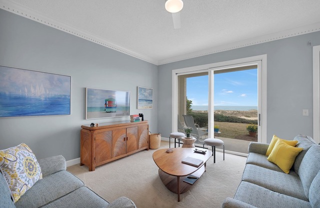 Beautiful 3 Bedroom 3.5 Bath Beachfront Townhouse, Sleeps 8