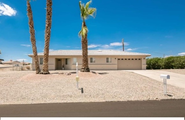 Hermosa 3 dormitorios y 2 baños Casa, tiene capacidad para 8. Barrio Privado y tranquilo!