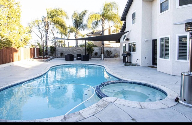 Beautiful 3 Bedroom Pool House...
