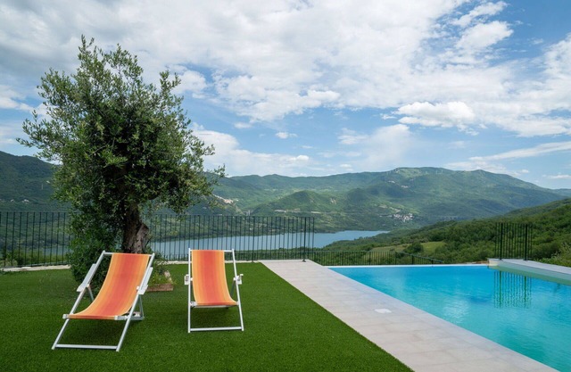 Hermoso apartamento para 4 personas con piscina, WIFI, A/C, TV, balcón y mascotas permitida