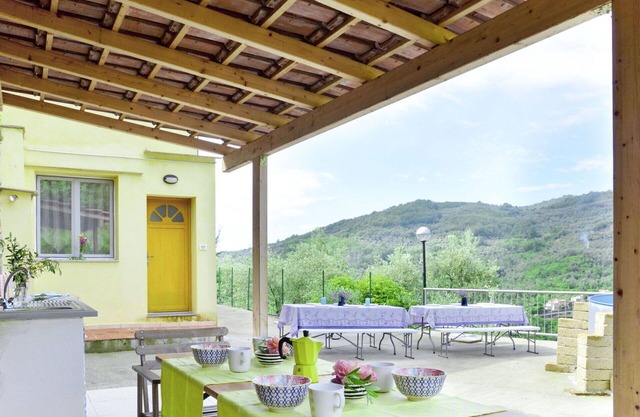 Bonito apartamento con piscina, TV, patio, mascotas permitida, vista panorámica y aparcamiento