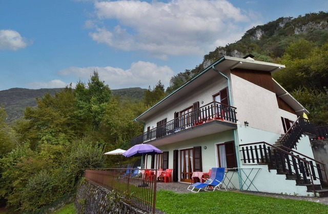 Acogedor apartamento para 8 personas con TV, terraza, mascotas permitida y aparcamiento