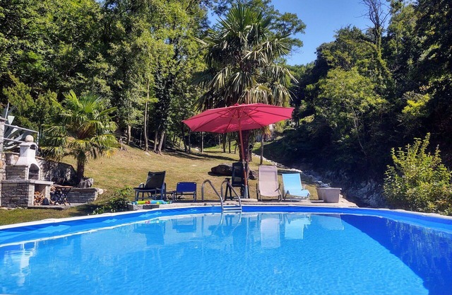 Acogedor apartamento para 5 personas con WIFI, piscina, TV, balcón y mascotas permitida