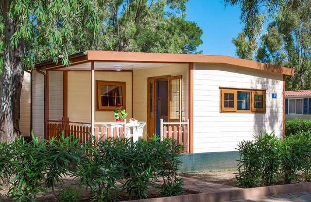Acogedor apartamento en villa para 4 personas con piscina, WIFI, A/C, TV y terraza
