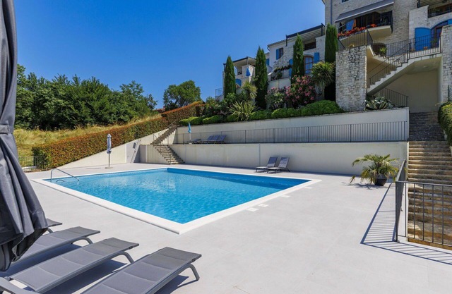 Acogedor apartamento en villa para 6 personas con A/C, WIFI, piscina, TV y terraza