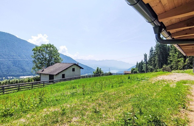 Hermoso apartamento en villa para 4 personas con WIFI, TV, patio y vista panorámica