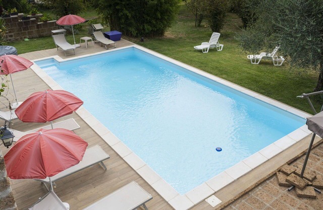 Precioso apartamento para 8 personas con WIFI, piscina, TV, patio y mascotas permitida