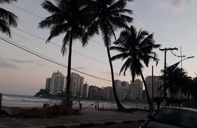 Bonito, reformado, agradable y ubicado a 100 metros de las playas de Asturias y Tombo