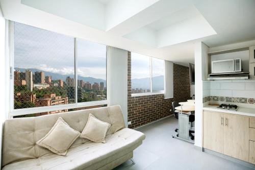 Beautiful apt in Poblado-Tesoro Near Provenza!