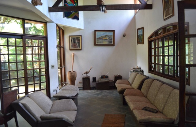 Hermosa casa de playa en una pequeña granja con cascada. Tranquilidad, Naturaleza y playas!