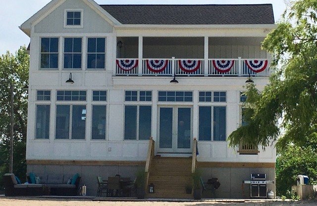 Hermosa casa frente al mar en el lago Ontario