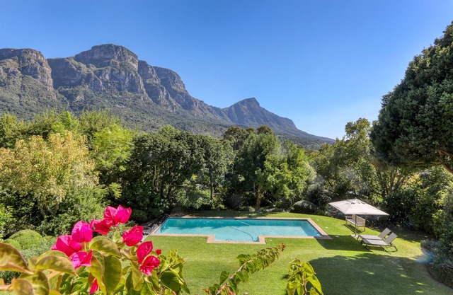 Beautiful Bishopscourt home with mountain views