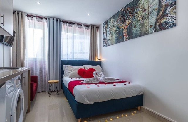 Beautiful Break in Paris Gentilly