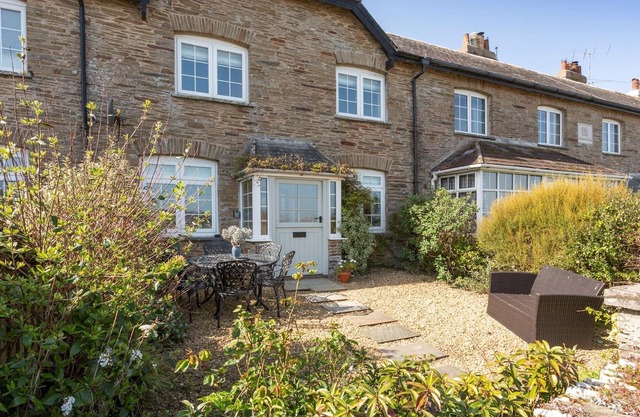 Beautiful cottage Torcross, Devon with sea views!