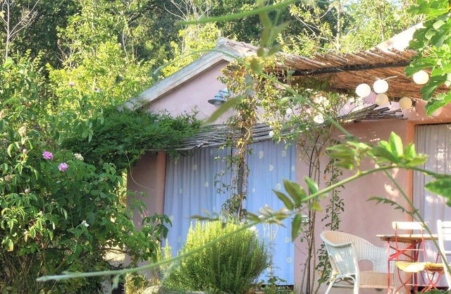 Hermosa casa de campo en Demeterhof con piscina natural en un paisaje montañoso