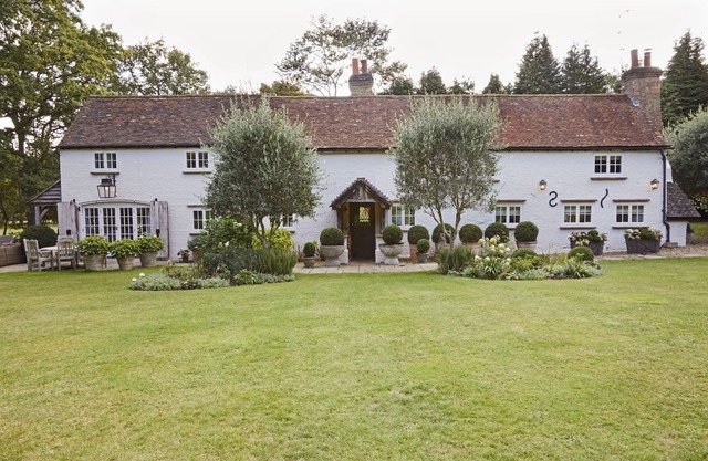 Hermosa cabaña inglesa junto al maravilloso campo de golf Burhill en Surrey