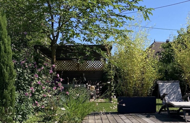 Beautiful family home with swimming pool near the center of Annecy