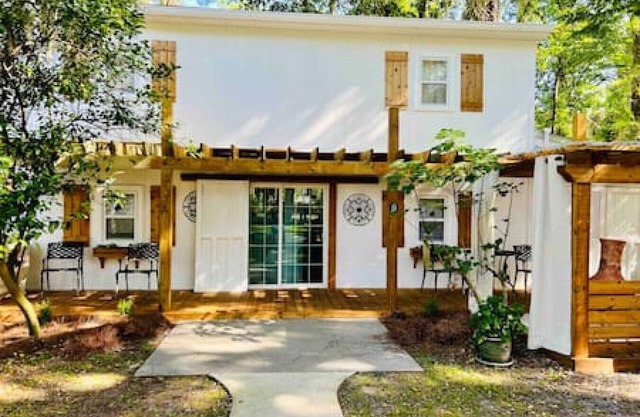 Beautiful farmhouse in Fernandina Beach