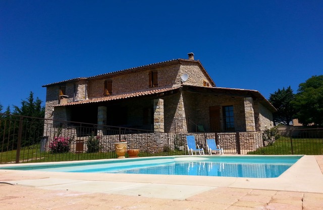 Auténtica casa de campo provenzal de 5 dormitorios con piscina privada ideal para familias