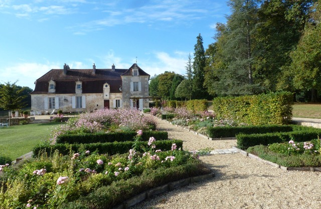 hermosa chartreuse XVII, todas las comodidades, piscina vallada, cerca de Bergerac