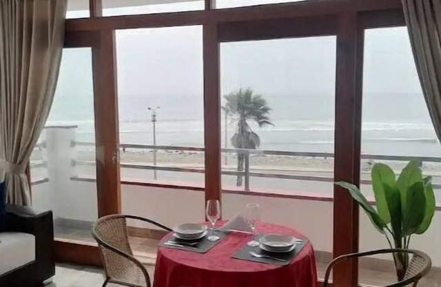 SunsetPoint. Hermosa vista al Pacífico! Departamento para 2 personas, Huanchaco.