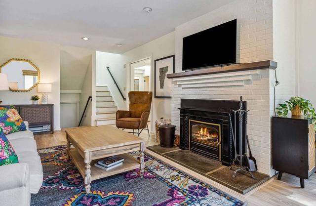 Beautiful Golf Course Views, 3BR | Coach Road 13B