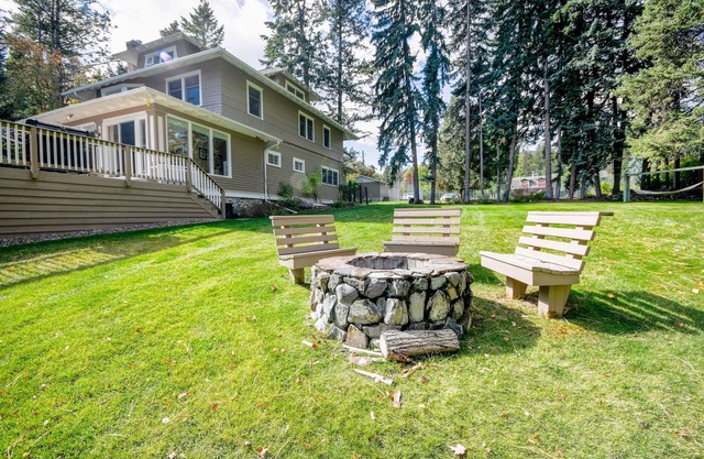 Hermosa casa histórica en el lago Flathead