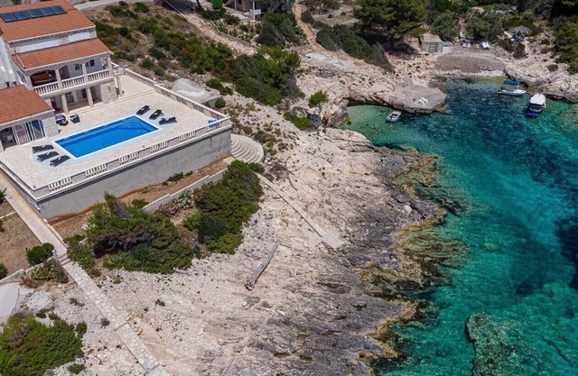 Holiday Home Nova / Holiday Home Nova with Private Pool