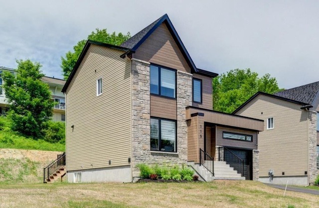 Beautiful Home in Mont-Tremblant - minutes away from ski in, town, and village