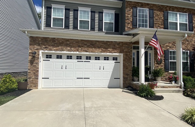 Beautiful home in a residential neighborhood close to EVERYTHING! *GO HOKIES!*