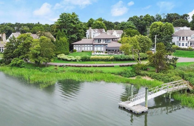 Beautiful home in downtown Old Greenwich