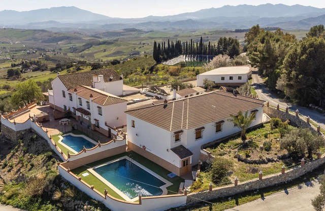 Alojamiento de 3 habitaciones en Casarabonela