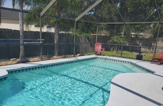 Beautiful Home! Private pool! Close to the beach