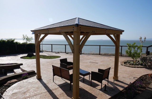 Hermosa casa, espectacular vista a la bahía desde el patio! Duerme 8!