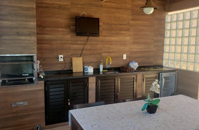 Beautiful house, 3 bedrooms, 2 suites with gourmet terrace, 650m from the beach, 300 from Shop.