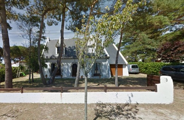 HERMOSA CASA BRETON 8 P, 200M PLAYA, RESIDENCIAL WIFI TRANQUILA