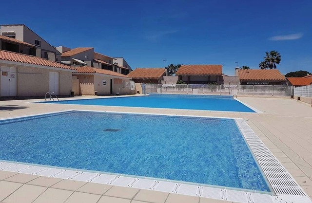 Preciosa casa para 6 personas con piscina en el puerto de St Cyprien
