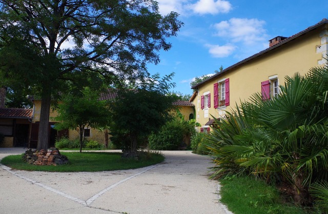 Hermosa casa de 315 m² en un parque de 4000 m² con piscina a 3 minutos de Périgueux