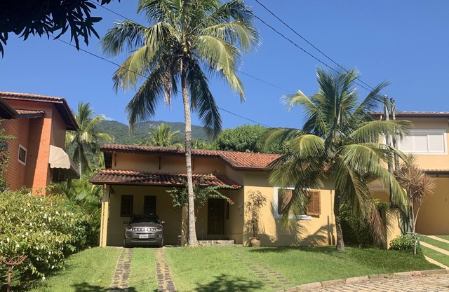 Hermosa casa Praia da Feiticeira, cond. cerrado, a 20m del mar, PAGO 12X SIN INTERESES