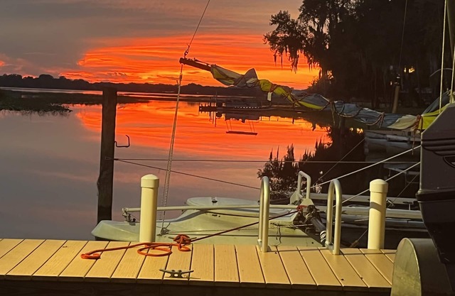 Hermosa casa frente al lago! Situado en lago de agua dulce. Ver precioso!