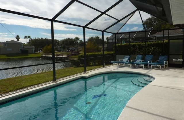 Hermosa vista al lago 5 habitaciones, 3 1/2 baños Inicio