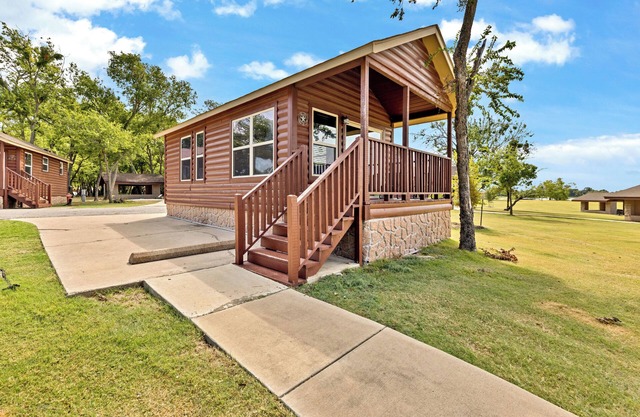 Beautiful Lakeside Tiny House Cabin