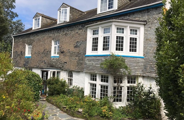 Hermosa gran cabaña junto al mar con bañera de hidromasaje y piscina cubierta