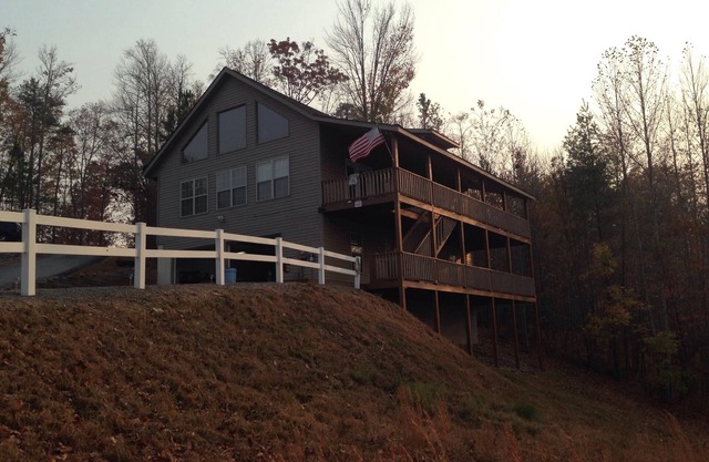 Vistas a las montañas de largo alcance