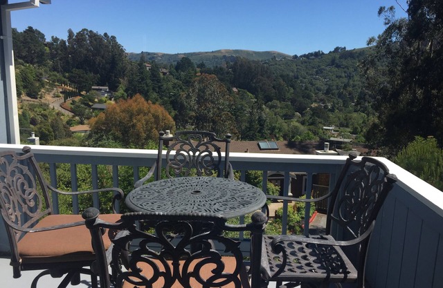 HERMOSO MILL VALLEY HOME CON VISTAS MAJESTICAS EN ALQUILER