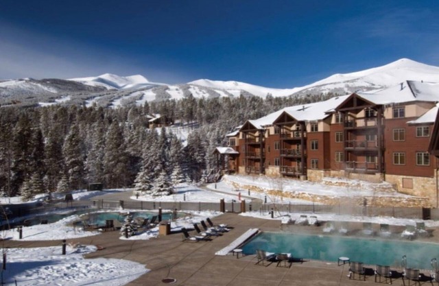 Hermoso condominio de ski in / ski out, corta caminata a downton Breckenridge