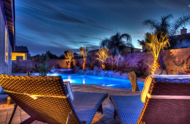 Hermosa estrenar de lujo, 4 Dormitorio Principal Con 40 Foot Piscina de agua salada