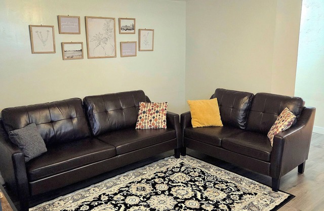 Beautiful Newly Renovated Basement Apartment