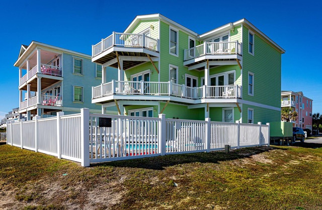 Hermosa Frente al Mar Casa con piscina privada